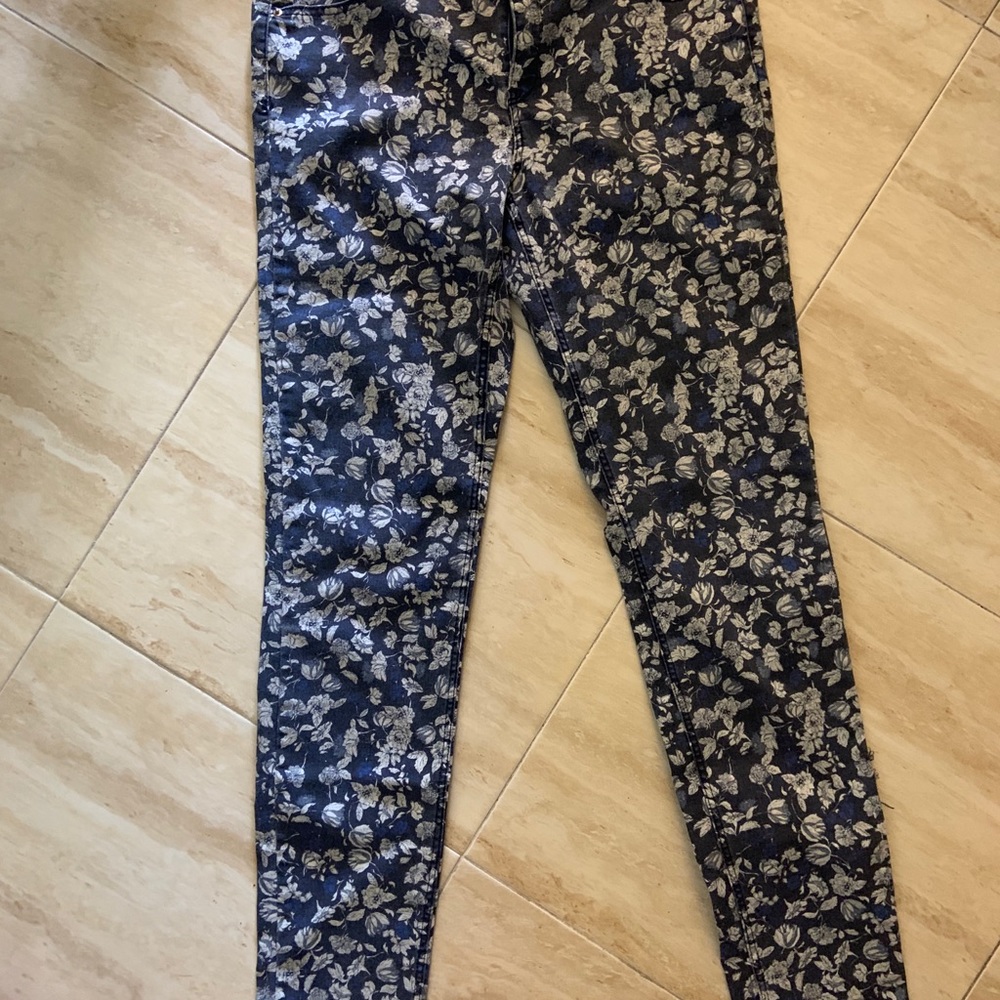 H&M Denim Blue & White Floral Skinny Pants